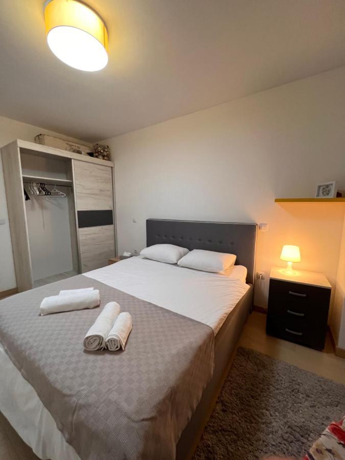 Modern Flatiron Apartment, Skopje Center Buitenkant foto