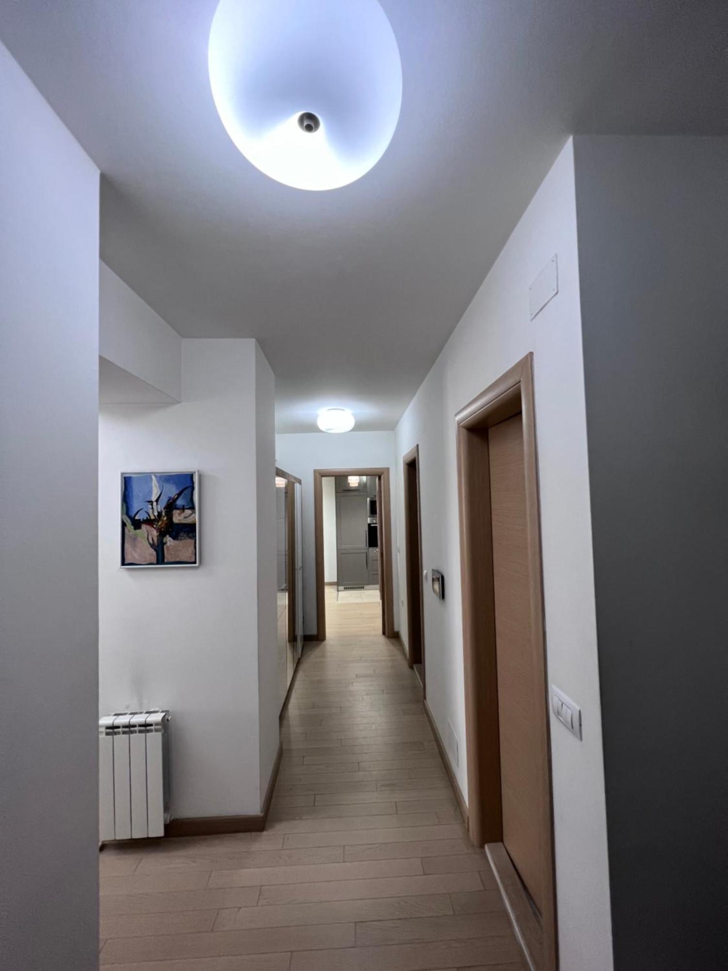 Modern Flatiron Apartment, Skopje Center Buitenkant foto